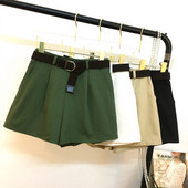 Къси дамски панталони изчистен модел с колан