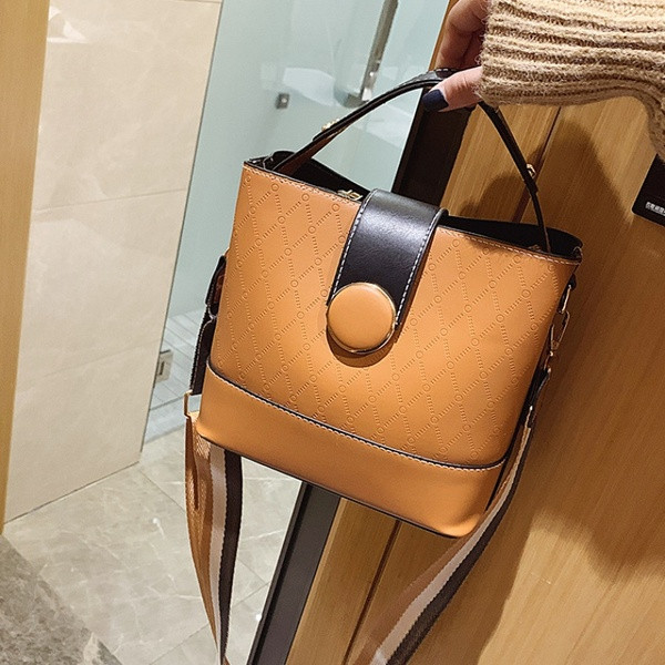 Νέο μοντέλο γυναικεία τσάντα μικρού μεγέθους από οικολογικό δέρμα για τον ώμο