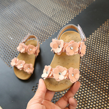 НОВ модел детски сандали с 3D елемент цветя и лепенка 