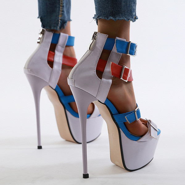 Magas sarkú és platform szandál új modellje