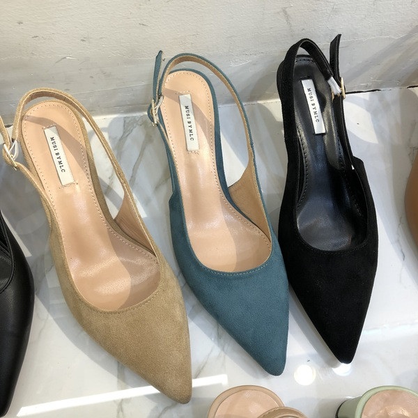 Női velúr sarkú szandál hegyes modell