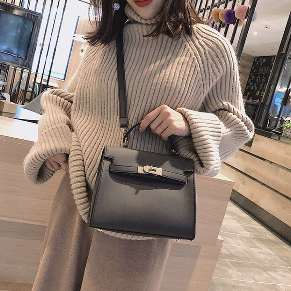 Öko bőrből készült női táska két füllel