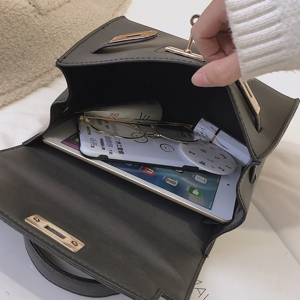 Öko bőrből készült női táska két füllel