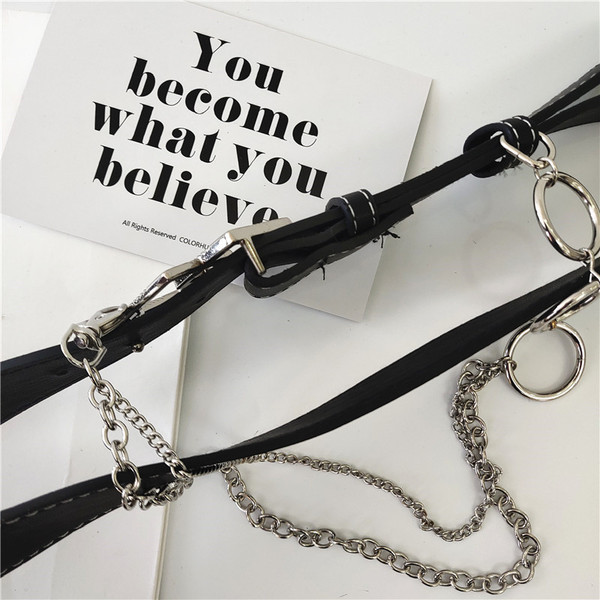 Ženski remen crne boje i metalni lančić