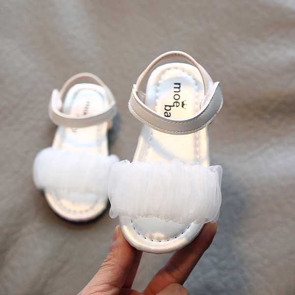 Elegantne dječje sandale sa zakrpama i tilom