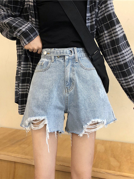 Alkalmi rövidnadrág szakadt jobb és magas derékkal