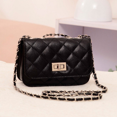 Napi női válltáska és fém csat