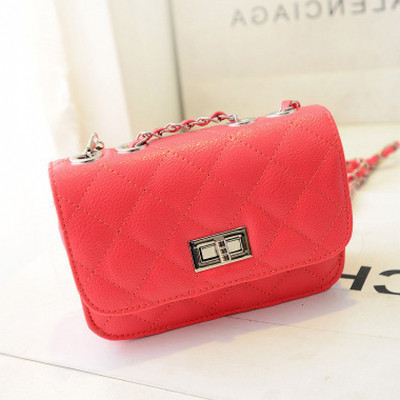 Napi női válltáska és fém csat