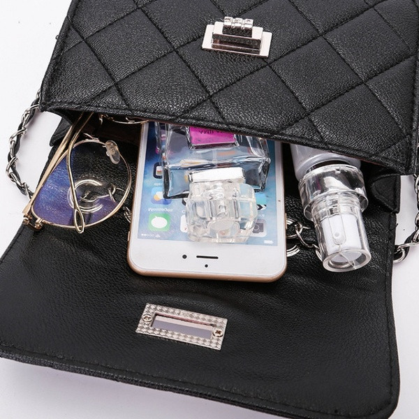 Napi női válltáska és fém csat