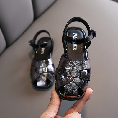 ΝΕΟ μοντέλο παιδικά σανδάλια με αγκράφα και γυαλιστερό αποτέλεσμα