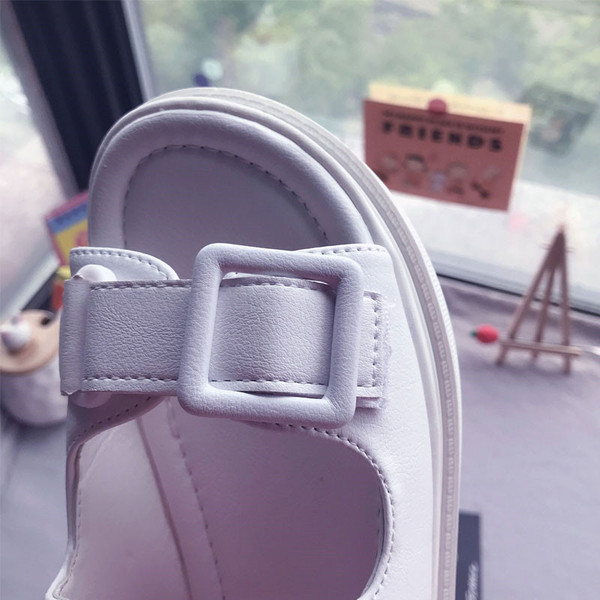 Alkalmi női szandál lapos talppal, három színben