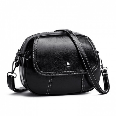 Női kis táska hosszú vállfogantyúval