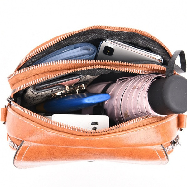 Női kis táska hosszú vállfogantyúval