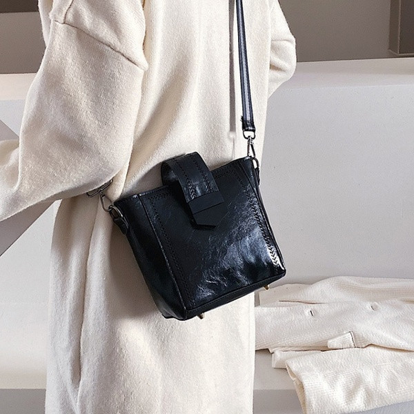 Novi model ženske svakodnevne torbe od eko kože sa dugom ručkom za rame