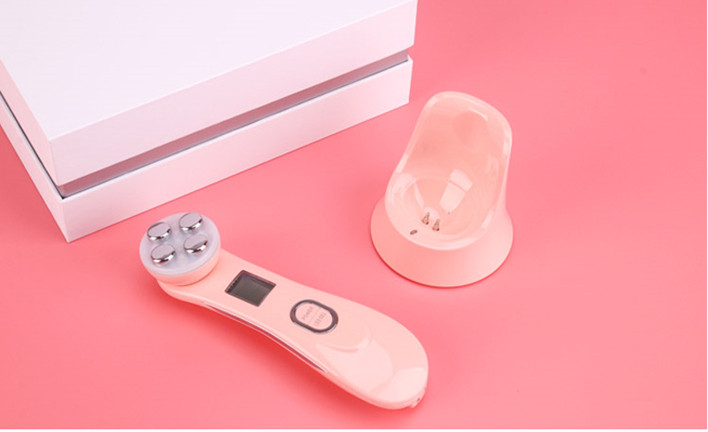 Radiofrekvences kosmētiskā savilkšanas ierīce ar LED gaismu