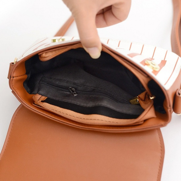 Γυναικεία τσάντα με μακριά λαβή και κέντημα