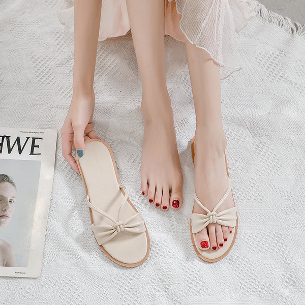 Öko bőrből készült női papucs lapos talppal, bézs színben