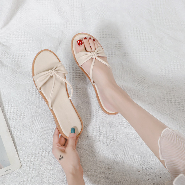 Öko bőrből készült női papucs lapos talppal, bézs színben