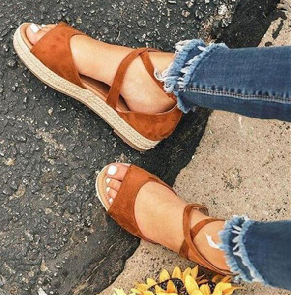 Új modell velúr szandál platformmal