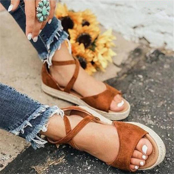 Új modell velúr szandál platformmal