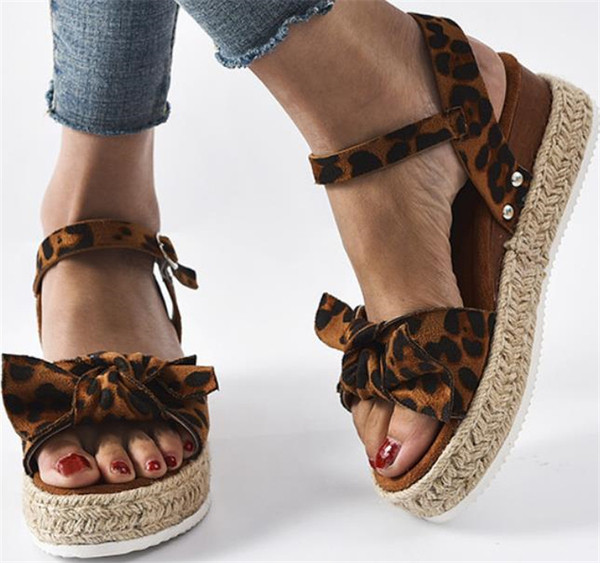 Női szandál eco velúr szalaggal