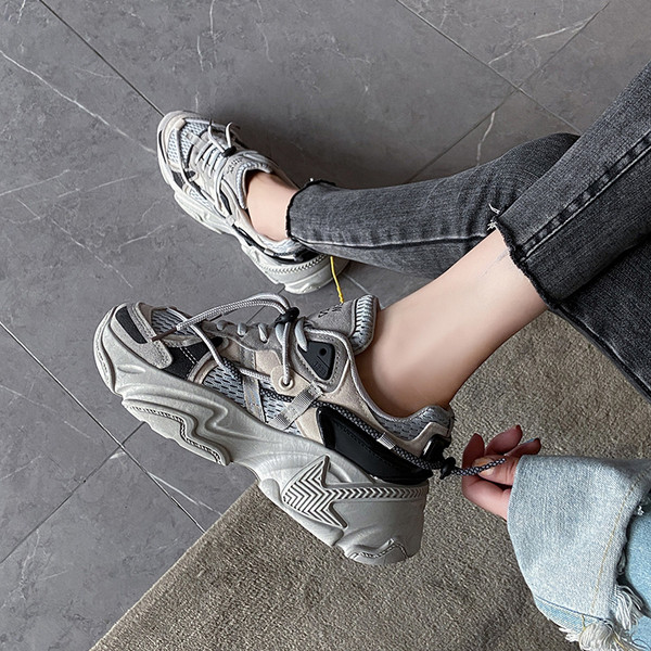 Νέο μοντέλο γυναικεία αθλητικά παπούτσια με κορδόνια και πλέγμα