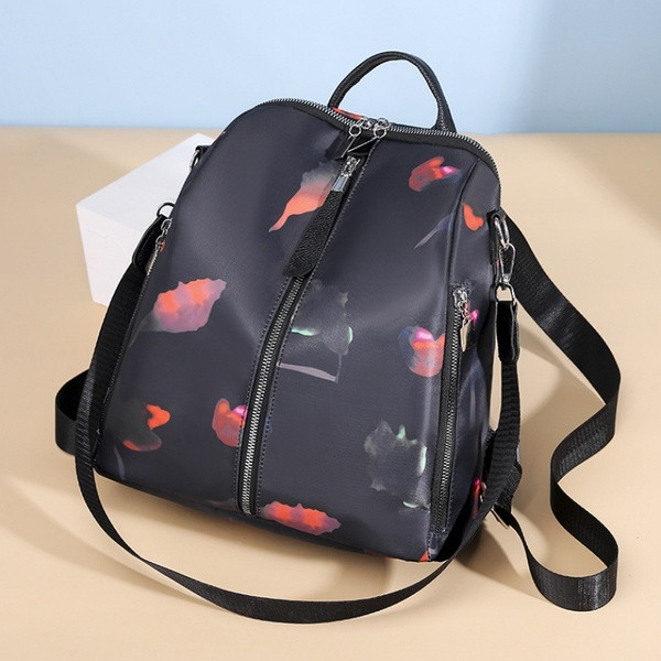 Napi cipzáras női hátizsák - fekete színben