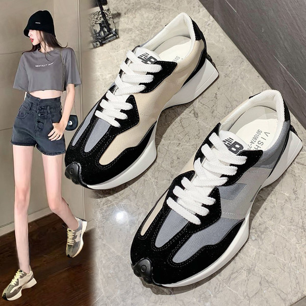 Fekete és szürke fűzős női tornacipő új modellje