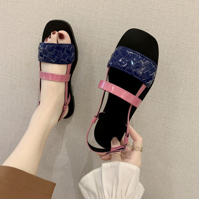 Casual γυναικεία σανδάλια με δερμάτινα λουράκια σε δύο χρώματα