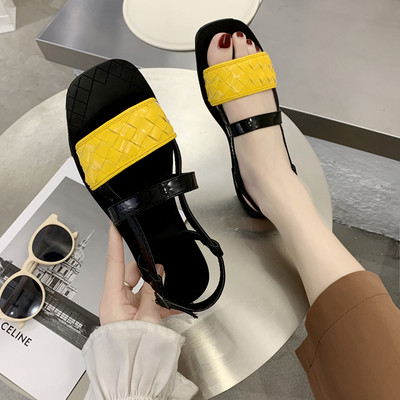 Casual γυναικεία σανδάλια με δερμάτινα λουράκια σε δύο χρώματα