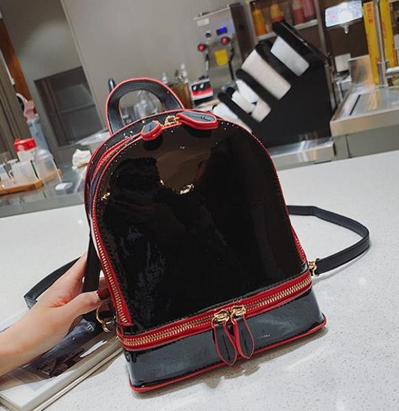 Ženski ruksak sa sjajnim efektom