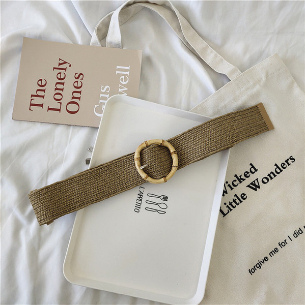 Naiste kootud vöö rõngaga