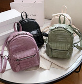 Női bőr táska cipzárral