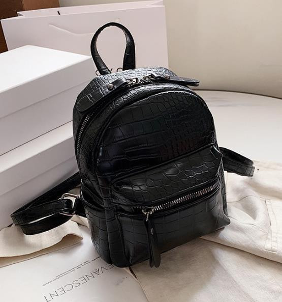 Női bőr táska cipzárral