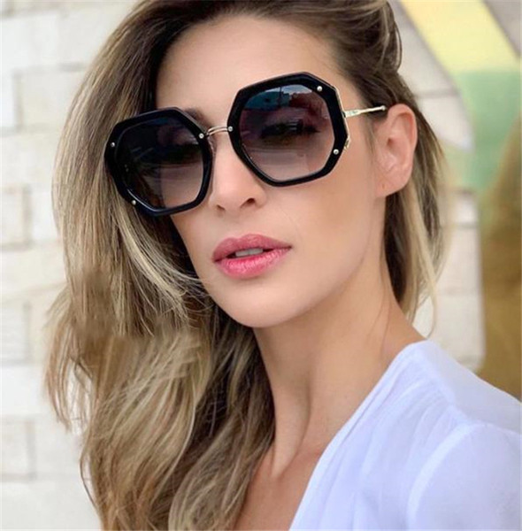 Modern napszemüveg - új modell