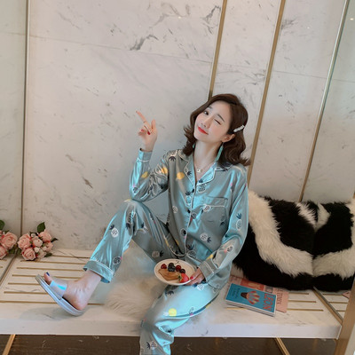 Női pizsama két részből, zsebbel és változatos applikációkkal