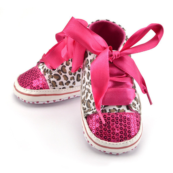 Laste litrite ja lipsudega beebikingad