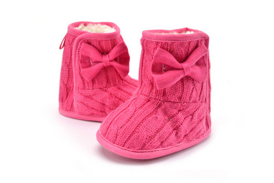 Puha bélésű és szalagos babacipő télre is alkalmas