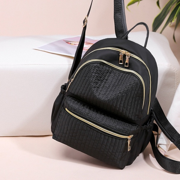 Hétköznapi női hátizsák új modellje cipzárral