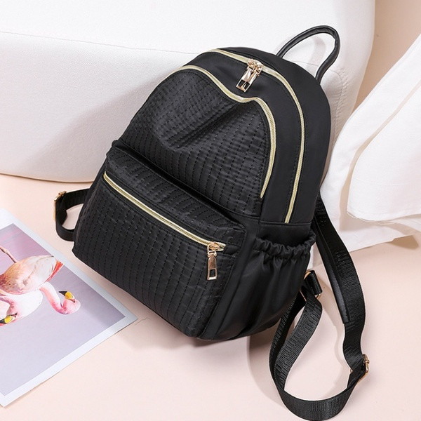 Hétköznapi női hátizsák új modellje cipzárral