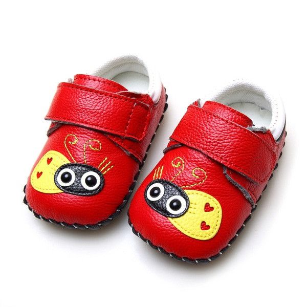 Cipelice za bebe s patchwork vezom i bubamarama