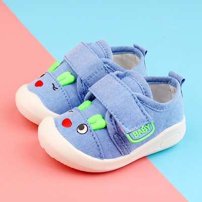 Бебешки детски обувки с апликация и лепенка 