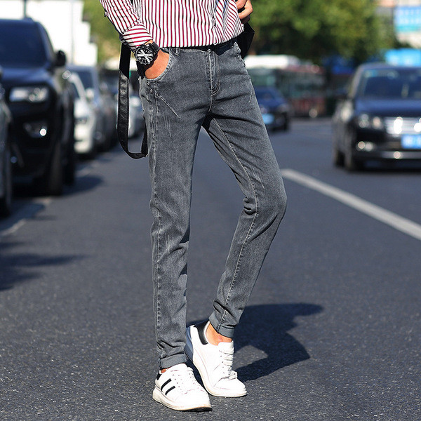 Férfi testre szabott farmernadrág zsebekkel