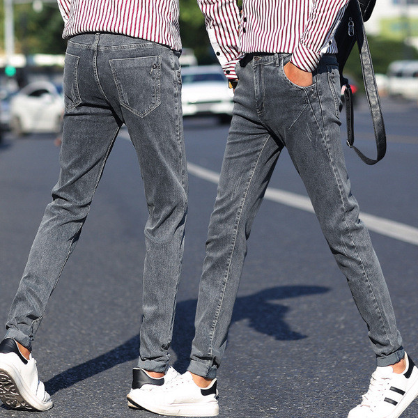 Férfi testre szabott farmernadrág zsebekkel