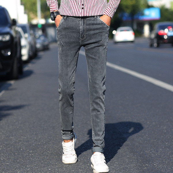 Férfi testre szabott farmernadrág zsebekkel