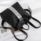 Modern női hátizsák kövekkel fekete színben