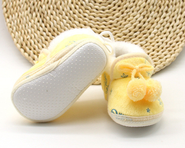 Kūdikių bateliai su minkštu pamušalu ir raišteliais