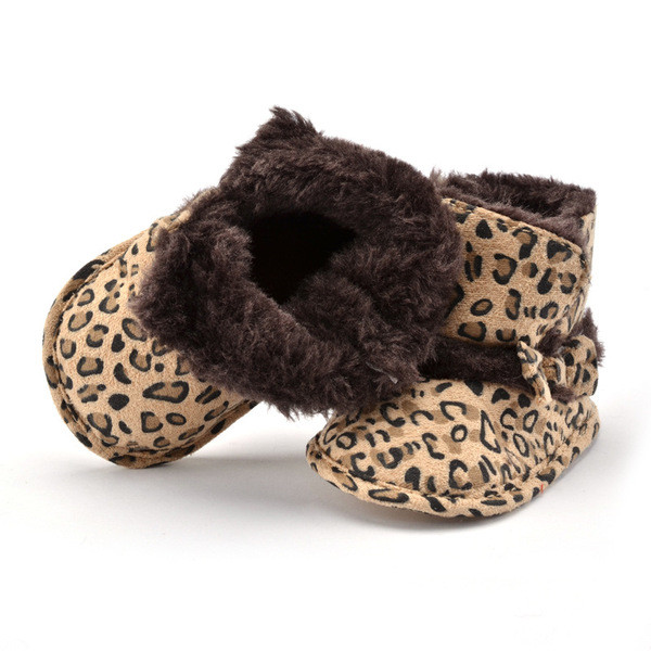 НОВ модел бебешки обувки с мека подплата и животински десен 