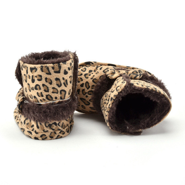 НОВ модел бебешки обувки с мека подплата и животински десен 