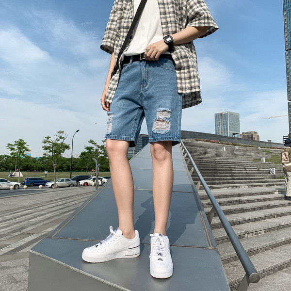 3/4-es férfi farmer, szakadt mintával, kék zsebekkel